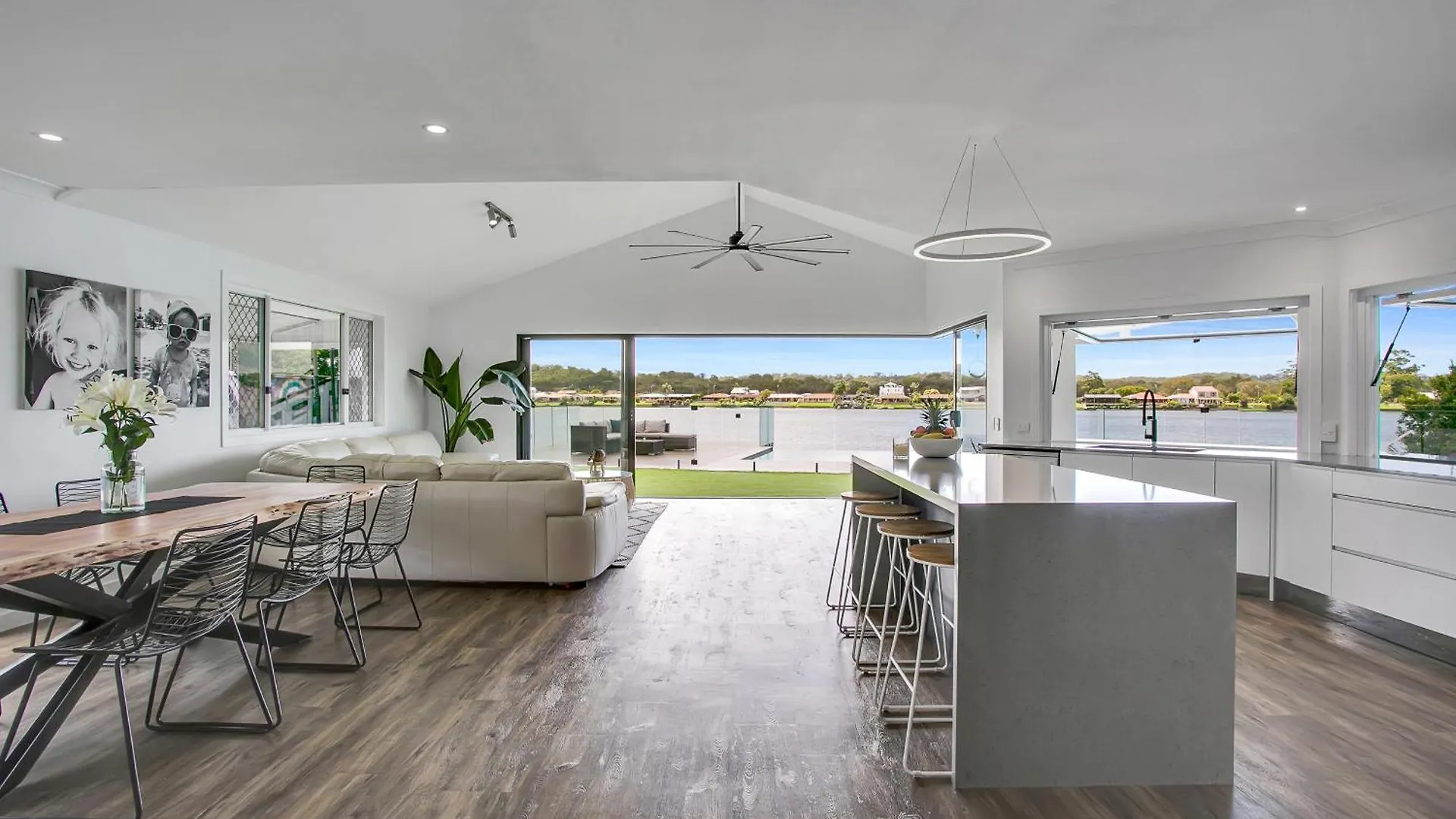 Waterfront Retreat With Infinity Pool & Canal Views Villa Gold Coast Australia